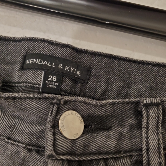 Kendall & Kylie jeans🥳🥳4X HOST PICK🥳🥳 - Picture 8 of 10